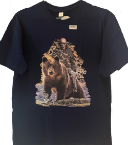 [在庫一掃セール]　[再入荷なし]　大統領メンズTシャツ　「熊に乗っているプーチン大統領」