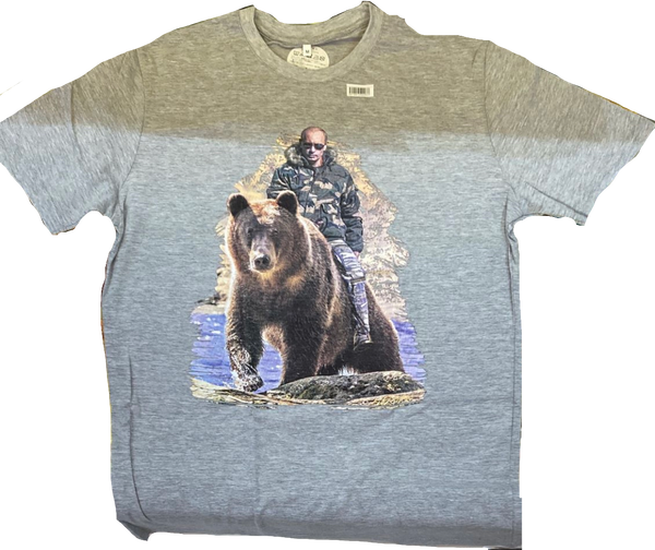 [在庫一掃セール]　[再入荷なし]　大統領メンズTシャツ　「熊に乗っているプーチン大統領」